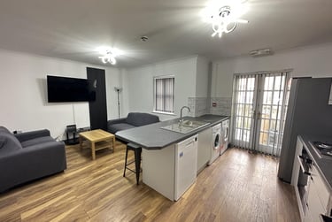 6 bed flat, Schuster Road, Victoria Park, Manchester, M145PE - Image 3